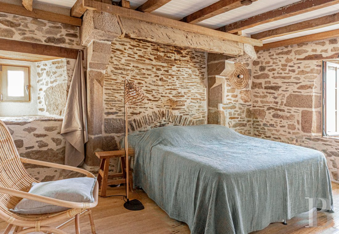 A late 16th-century manor house in the heart of a village near the Pink Granite Coast in the Trégor region - photo  n°13